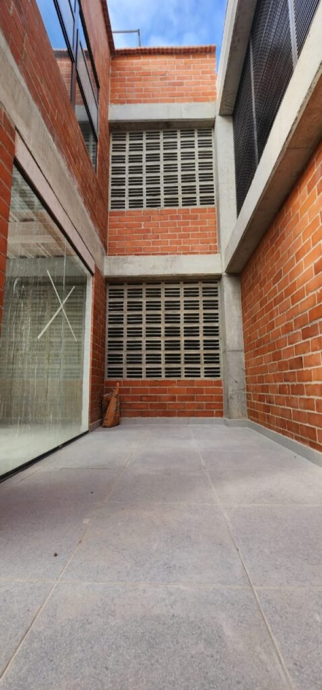 20231023_Asodisvalle_Universidad_HighResolutionImagesOfBuilding_2-478x1024.jpg